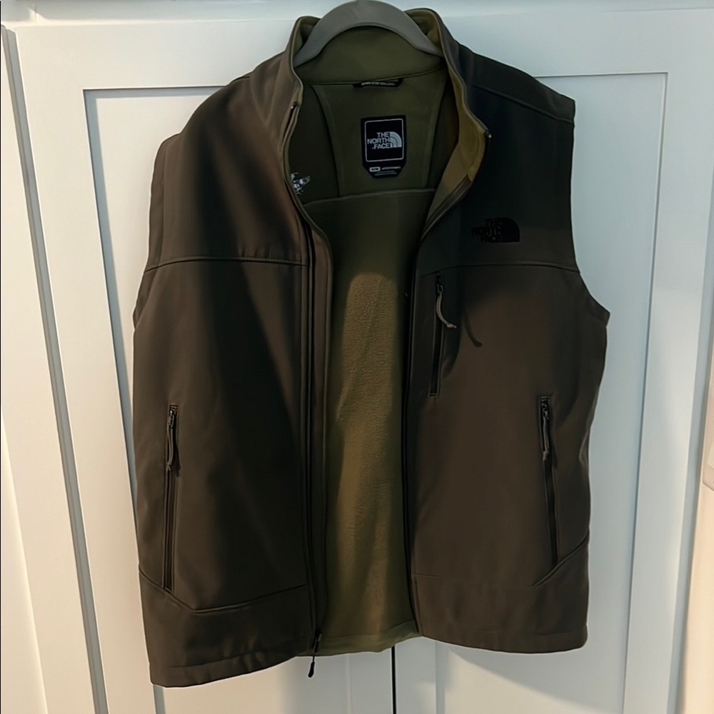 The North Face Men's Black Vest